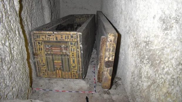Cameră funerară ascunsă a unei preotese egiptene, găsită după 4.000 de ani. Mormântul a fost descoperit la 15 metri sub pământ