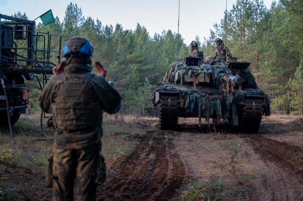 Nemții au început să-și pregătească populația pentru „amenințarea militară de pe flancul estic al NATO”. Planul operațional „Furtuna roșie”