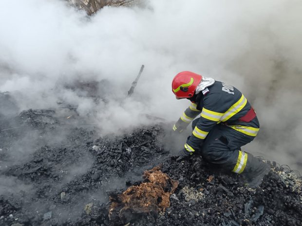 Doi copii din Suceava au murit într-un incendiu care le-a cuprins locuința