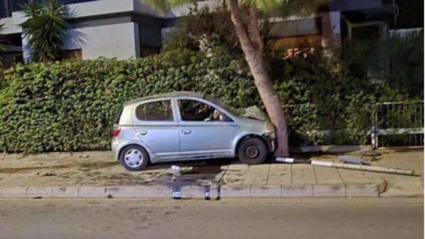 O adolescentă româncă a murit pe bancheta din spate a mașinii conduse de un iordanian de 16 ani, pe o stradă din Larnaca
