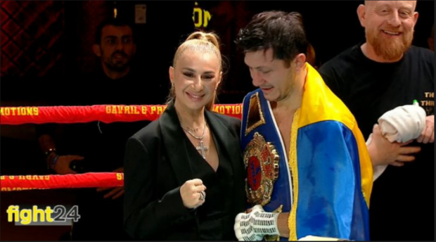 Ronald Gavril a câştigat titlul mondial WBF la box, categoria semigrea. Anamaria Prodan a trăit meciul la intensitate maximă