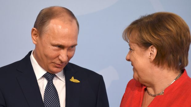 „Trump a fost fascinat de Putin, era sub vraja lui”, povestește Angela Merkel în cartea ei de memorii