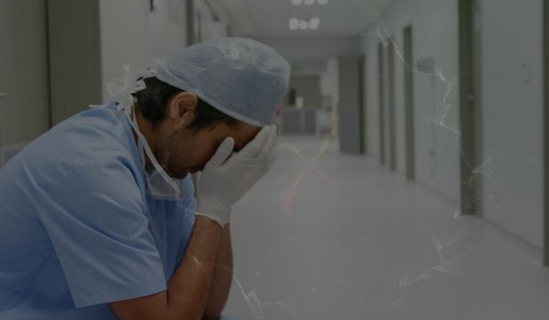 Un asistent medical din Timișoara a crezut că este doctor și și-a deschis acasă un cabinet medical clandestin, însă a fost vizitat de mascați