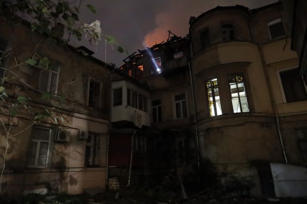 Rușii au atacat rețeaua de termoficare a orașului Odesa: o femeie, ucisă și doi copii, printre răniți