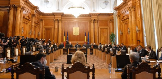 Parlamentul României – structură, atribuţii, mod de funcţionare. Rolul comisiilor parlamentare