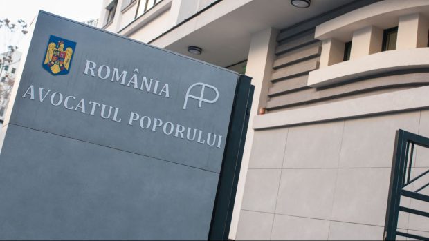 Legea pensiilor militare a fost contestată la CCR. Ce obiecții are Avocatul Poporului față de textul votat în Parlament