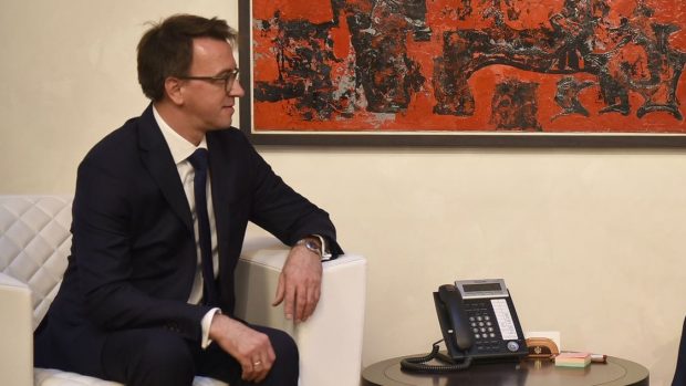Departamentul de Cooperare PanEuropeană al Kremlinului, redenumit „Departamentul de Probleme Europene”. Șeful a rămas pe loc