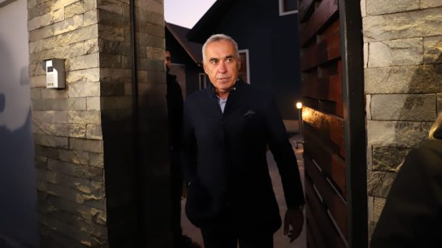 „Se clatină, deci, și România?”. După ce Călin Georgescu a câștigat primul tur al alegerilor prezidențiale, presa germană se întreabă ce se mai poate face