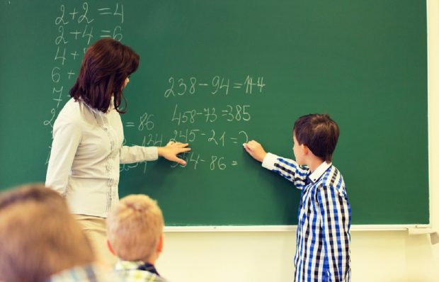 Care este diferenţa dintre cifră şi număr
