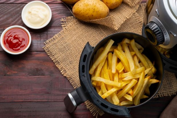 Cum să faci cartofi prăjiţi la air fryer. Sfaturi şi trucuri
