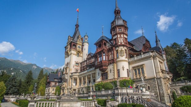 Hoție la Castelul Peleș. Casa Regală și statul român, furați de rețeaua angajaților prin metoda biletelor revândute