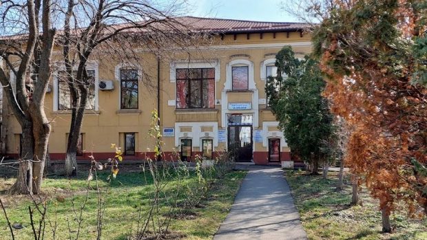 Certificate de handicap false furnizate de o rețea cu legături în spitalul de psihiatrie. Zeci de percheziții și două persoane reținute la Iași