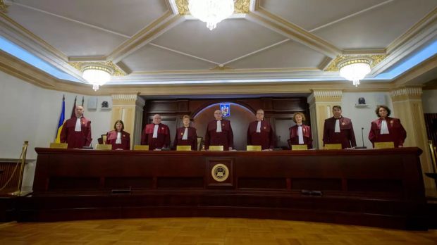 CCR decide dacă invalidează primul tur al alegerilor prezidențiale
