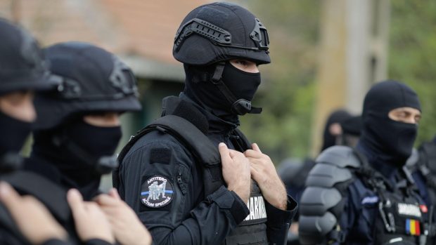 Percheziții de amploare în București și în alte șase județe, în cadrul operațiunii „Ghost Guns”. Sunt vizați membri ai Clanului Sportivilor și Gheorghe Mustață | Surse