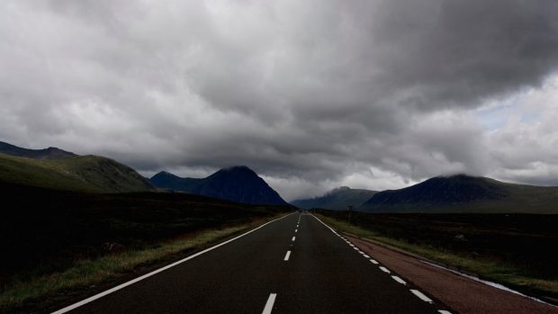 Sorin Grindeanu anunță atribuirea contractului pentru Autostrada Transilvania, cel mai scump din istoria infrastructurii rutiere românești