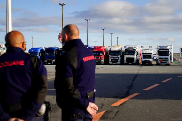 Un șofer român de TIR a primit 8.000 de euro ca să ducă din Spania în Suedia canabis de 1,5 milioane de euro, ascuns între 14 tone de legume
