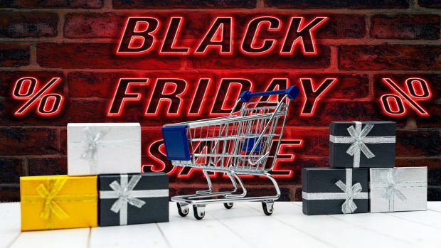 Aproape 5,5 milioane de români vor să cumpere de Black Friday 2024 | STUDIU