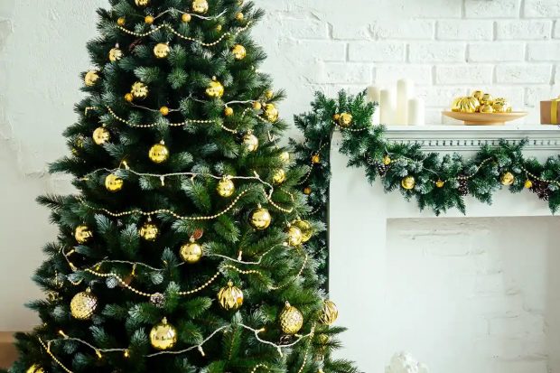 Pregătește-te de sărbători! Decoratiuni Craciun unice și brazi artificiali durabili, în oferta Auchan de Black Friday