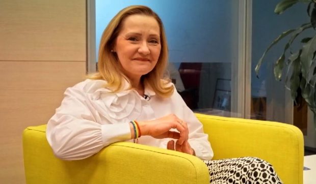 Elena Lasconi, interviu integral la 55 de întrebări – powered by Libertatea: „Muncim și tot săraci suntem” | EXCLUSIV