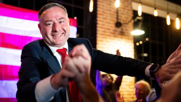 Eugene Vindman, unul dintre gemenii ucraineni „care l-au înfuriat pe Trump”, a fost ales în Congresul Statele Unite