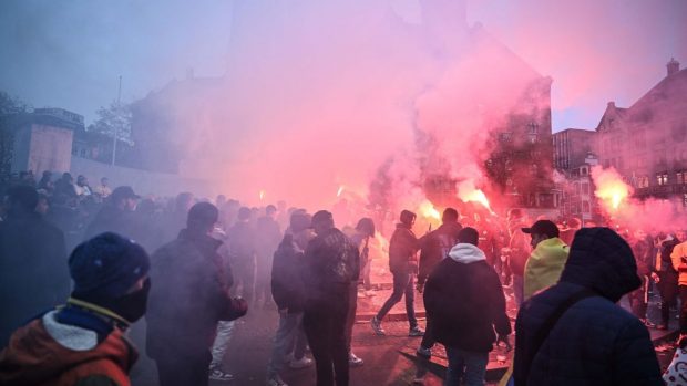 Măsuri de urgență la Amsterdam, după ce fanii lui Maccabi Tel Aviv au fost atacați. „Un moment întunecat” | VIDEO
