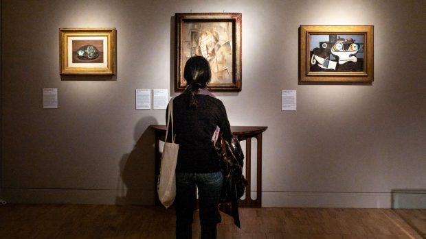 Poliția italiană a destructurat o rețea de falsificatori de artă. Mai multe falsuri de Banksy și Picasso au fost confiscate 