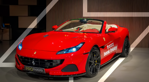 Tazz livrează mâncare cu o mașină Ferrari de Black Friday. Cum arată bolidul