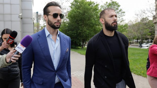 Frații Tate, din nou în fața justiției din România pentru acuzații de trafic de minori