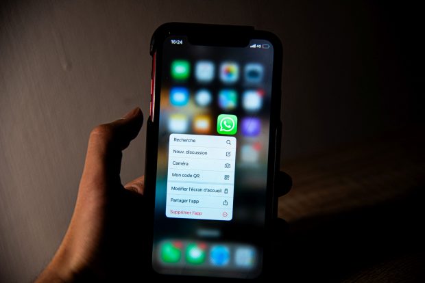Verdictul într-un proces de crimă s-a amânat, după ce un judecător a fost surprins jucându-se pe telefonul mobil, în Germania