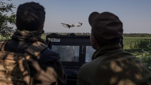 Germania livrează Ucrainei mii de drone dotate cu inteligență artificială. „Pot ataca posturi de comandă”