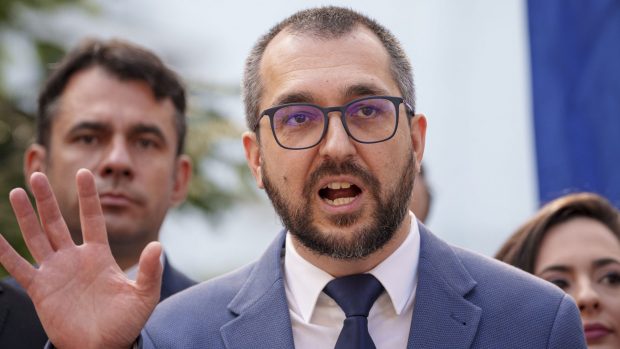 Europarlamentarul USR Vlad Voiculescu: „Mizeria CCR este vizibilă de pe Lună. Decizia este în favoarea lui Călin Georgescu”