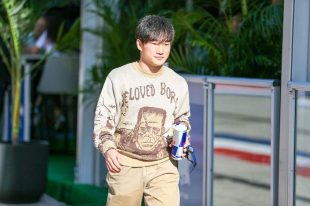 Un pilot japonez de Formula 1 a fost interogat în pijamale la intrarea în SUA. „Aproape că am fost trimis înapoi acasă”