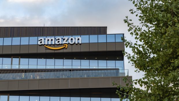 Amazon închide în România departamentul de Machine Learning. Sute de oameni rămân fără loc de muncă