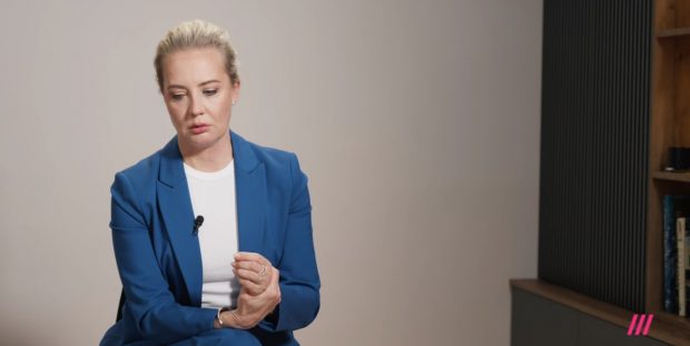 Primul interviu dat de Iulia Navalnaia jurnaliștilor ruși, după moartea soțului ei, Aleksei Navalnîi: „Nu-i doresc moartea lui Putin, ar fi grozav să ajungă în închisoare” | VIDEO