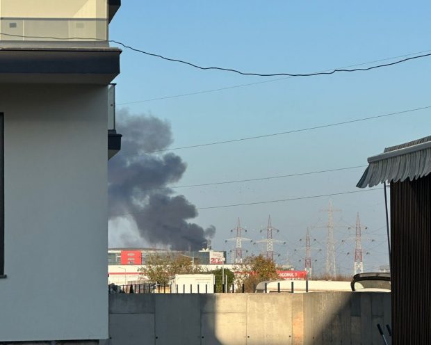 Incendiu puternic lângă București, în Voluntari. A fost emis mesaj RO-Alert