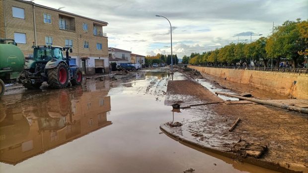 Valencia, după dezastrul cauzat de inundații. Străzi pline de nămol și mașini distruse