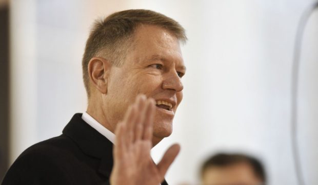 Klaus Iohannis a votat pentru alegerile prezidențiale la Liceul Jean Monnet din București și nu a scos niciun cuvânt