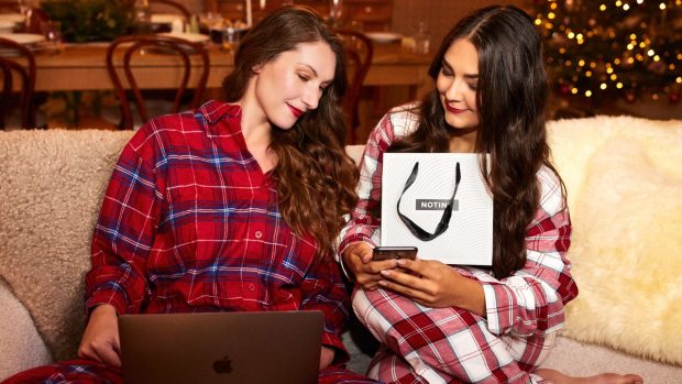2024 Black Friday la parfumuri: Când apar cele mai bune oferte de la Notino