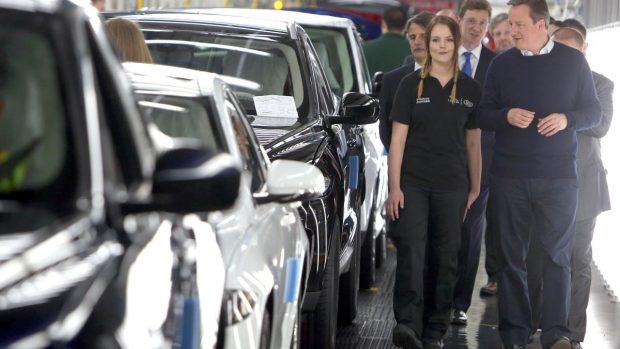 Jaguar a oprit vânzările de mașini în Marea Britanie, ca parte a „reinventării” mărcii