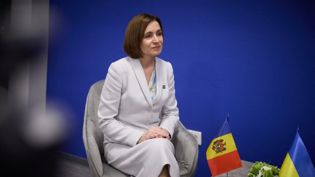 Maia Sandu, de Ziua Națională: „Iubim România aşa cum iubeşti o soră mai mare”