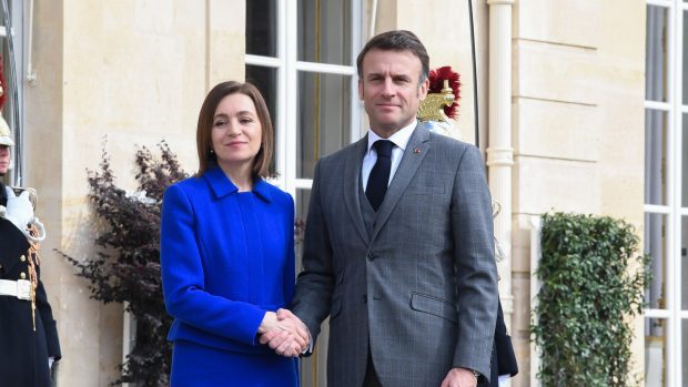 Emmanuel Macron transmite un mesaj de încurajare în limba română pentru cetățenii Republicii Moldova, înaintea alegerilor de duminică