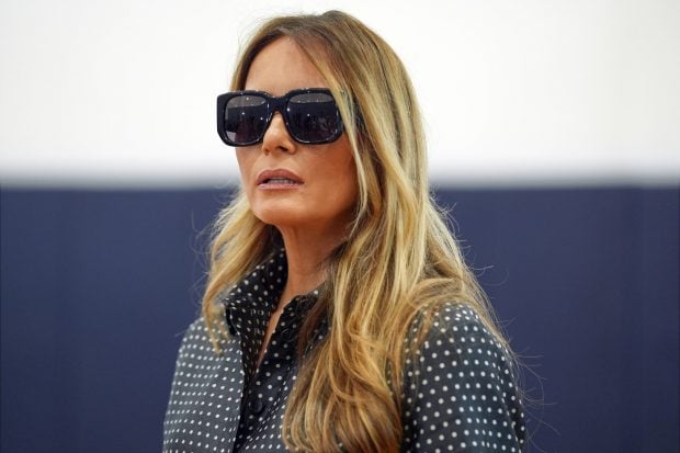 Melania Trump a atras toate privirile la secția de votare. Cum s-a îmbrăcat soția lui Donald Trump