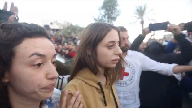 O tânără ținută ostatică de teroriștii Hamas face acuzații dure la adresa ONU: „Nu a mișcat un deget să ne elibereze!”