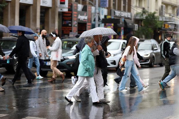 Meteorologii au anunțat cum va fi vremea în București. Vineri, maximele ating 13 grade Celsius