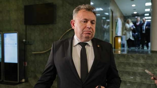 Nelu Tătaru rămâne sub control judiciar în dosarul de luare de mită și cu interdicția de a profesa. Înalta Curte i-a respins contestația