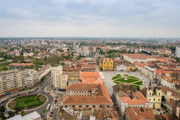 Călătorii rapide cu avionul prin România: Descoperă destinațiile locale 