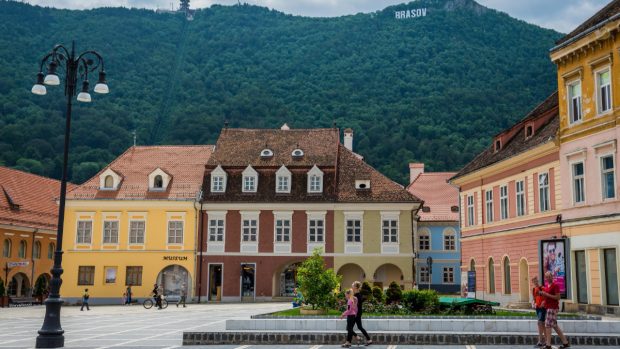 Număr record de vizitatori în Brașov, în primele nouă luni ale anului 2024. Turist francez: „Un oraș fermecător, așezat în inima Transilvaniei”