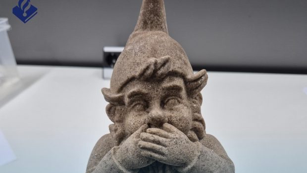 Un pitic de grădină confecționat din 2 kg de ecstasy, descoperit de polițiști în Olanda: „Era el însuşi vizibil şocat”