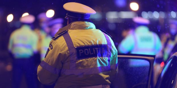 Doi polițiști din Galați sunt acuzați de corupție, după ce au încercat să scape de o amendă 