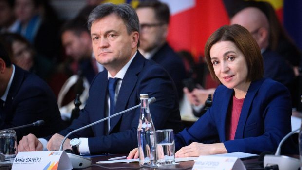 Constituția Republicii Moldova, modificată: aderarea la UE a devenit obiectiv strategic. Premierul Dorin Recean denunță o nouă formă de război hibrid